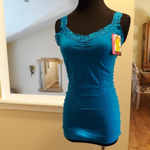 mopas Tops - NWT Teal Women's Seamless Lace V-Neck CAMI OS